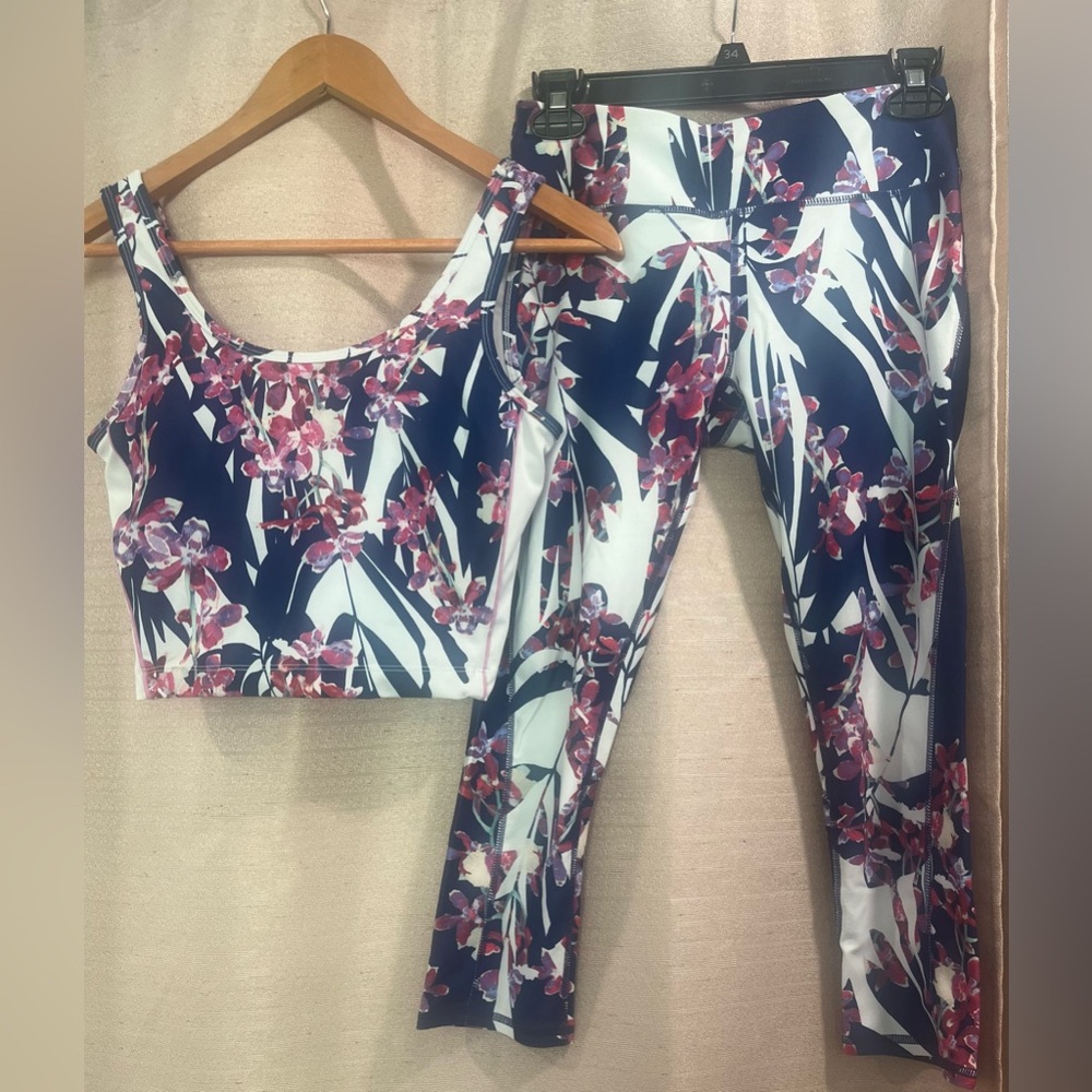 Fabletics Xs Set - image 2